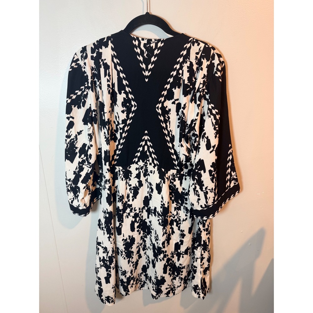 Cabi 6369 Black White Floral Geometric Faux Wrap Midi Dress Womens Medium - Picture 9 of 9